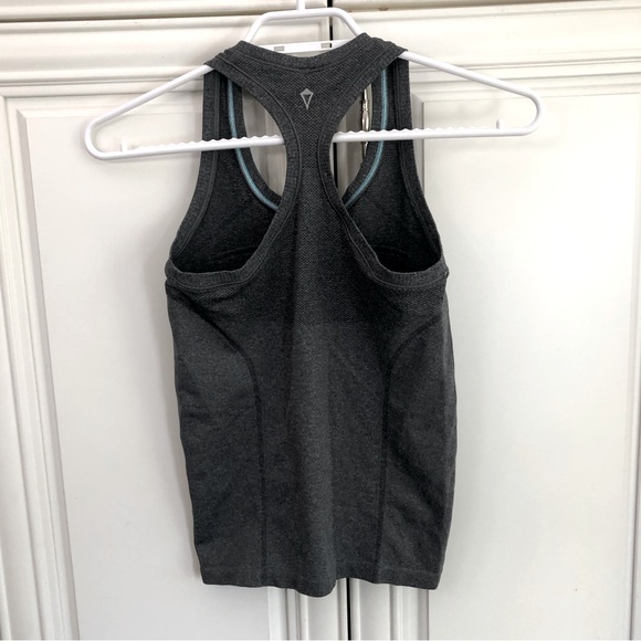 Ivivva by Lululemon Fly Tech tanktop - Picture 5 of 10